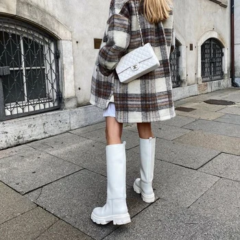 COMPLEMENTOS de Marca Elegante Blanco a mitad de la Pantorrilla Botas de Fondo Grueso Grueso Punk de la Plataforma de las Botas de las Mujeres 2021 Diseño de la Calle del Otoño Zapatos de Mujer