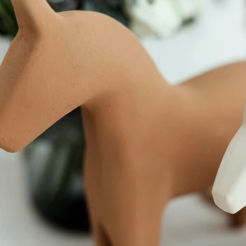 SWEETGO Caballo de Adorno de madera vintage estilo blanco hecho a mano de los animales de artesanía caballo pastel decoración de la mesa