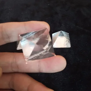 3pcs/lot Natural, transparente energía de la pirámide de cristal de la energía de cuarzo pulido de la pirámide de feng shui