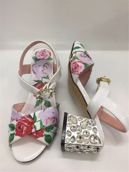 Cruz-correa de la Correa del Tobillo Sandalias de Gladiador de las Mujeres con Joyas de diamante de imitación zapatos de Tacón Alto de Cuero de Patente Impresa Flor de Zapatos de Verano Mujer
