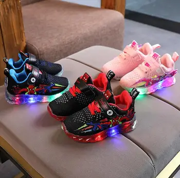 Disney los Niños de dibujos animados Led Zapatos Cool Spiderman Luminoso Zapatillas de Deporte de Niñas Niños Cusual Zapatillas de deporte Con la Luz de la UE de 21 a 30