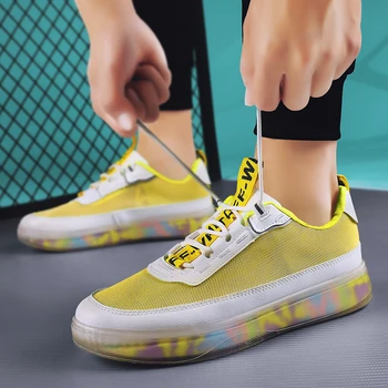 Casual zapatos de los hombres de Malla de Aire Respirable Zapatillas de deporte de Moda Para los Hombres al aire libre con cordones antideslizantes zapatos de Lona Popular de Verano De 2020 Nuevo
